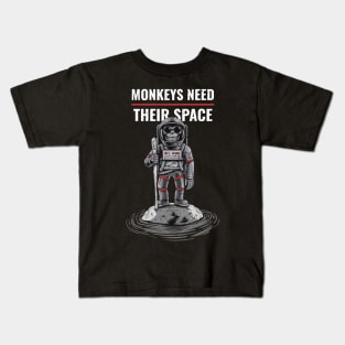 Monkeys need their space Kids T-Shirt